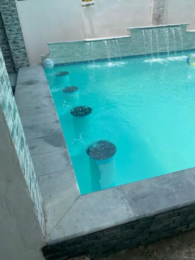 The Legacy Pool Resort Arima 0*,  Τρινιντάντ και Τομπάγκο